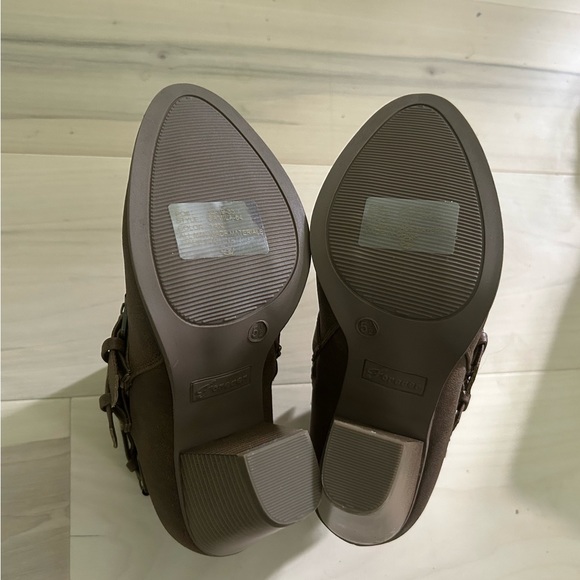 Brown Chunky Heel Buckled Strap Ankle Booties 5.5 - Picture 11 of 14